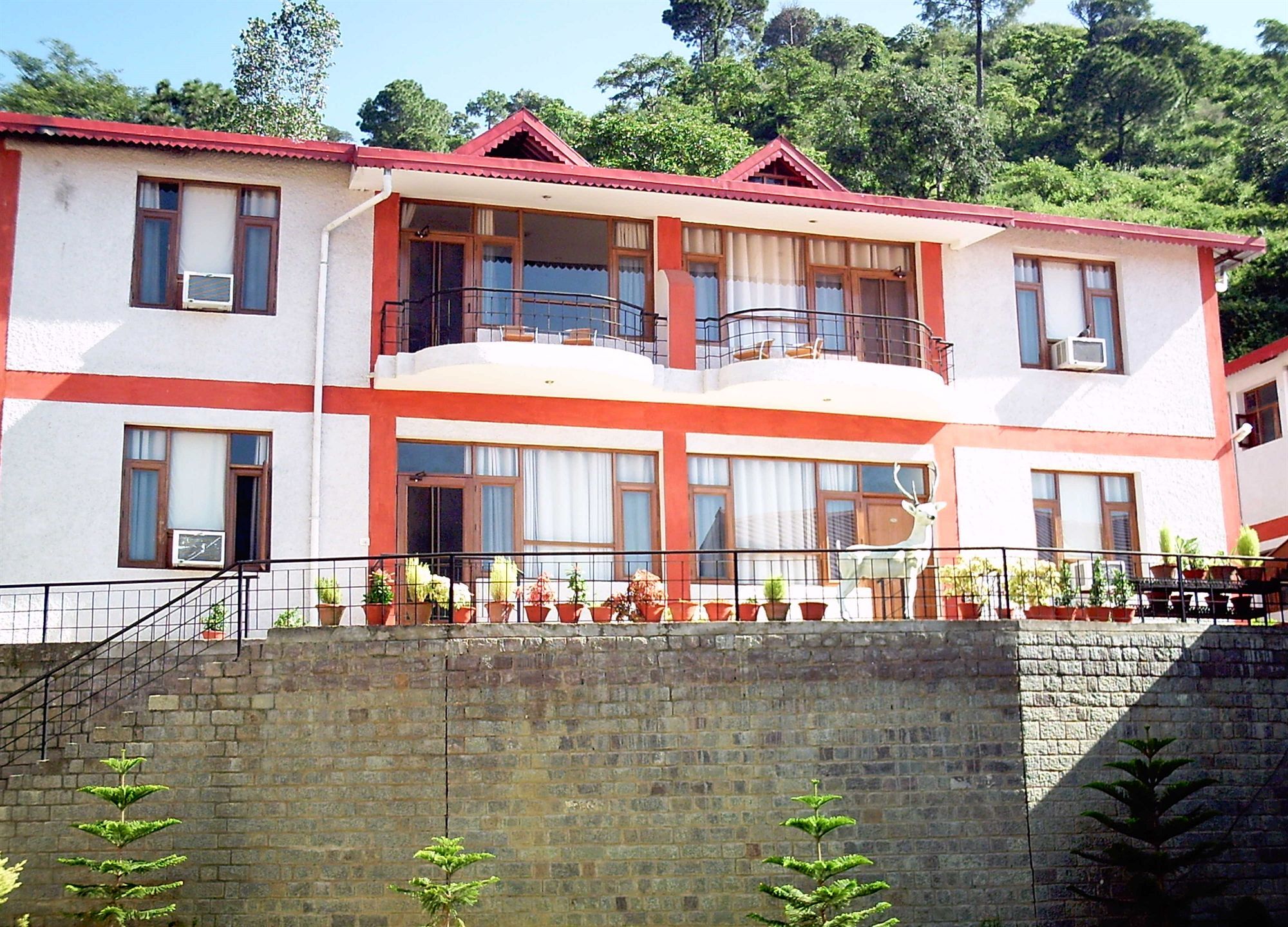 The Fern Surya Resort Kasauli Hills, Dharampur Zewnętrze zdjęcie